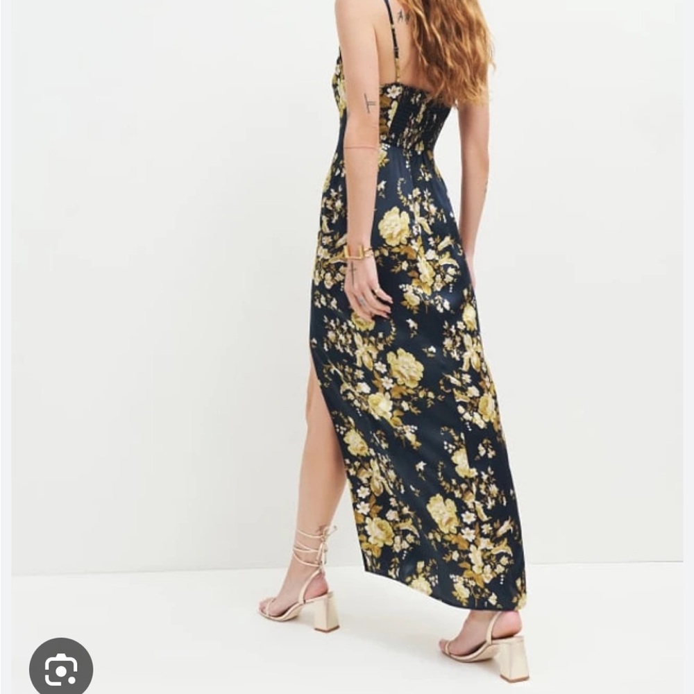 Reformation Solay Silk Dress - Size 4. Excellent condition - wore only once - Picture 7 of 7